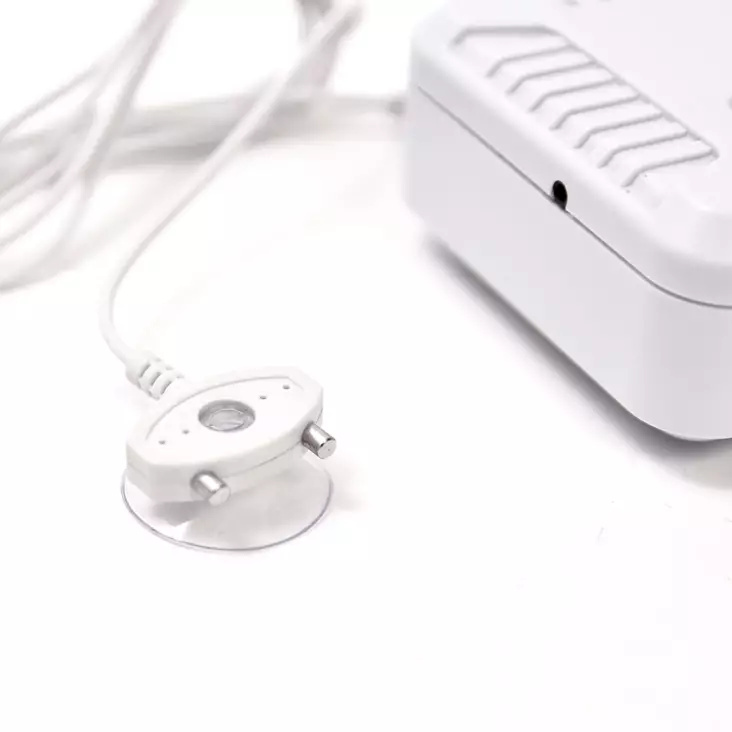 Vesivuotohälytin kahdella anturilla