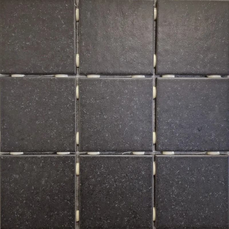 Fossano Black 10x10 cm dot lattialaatta 1