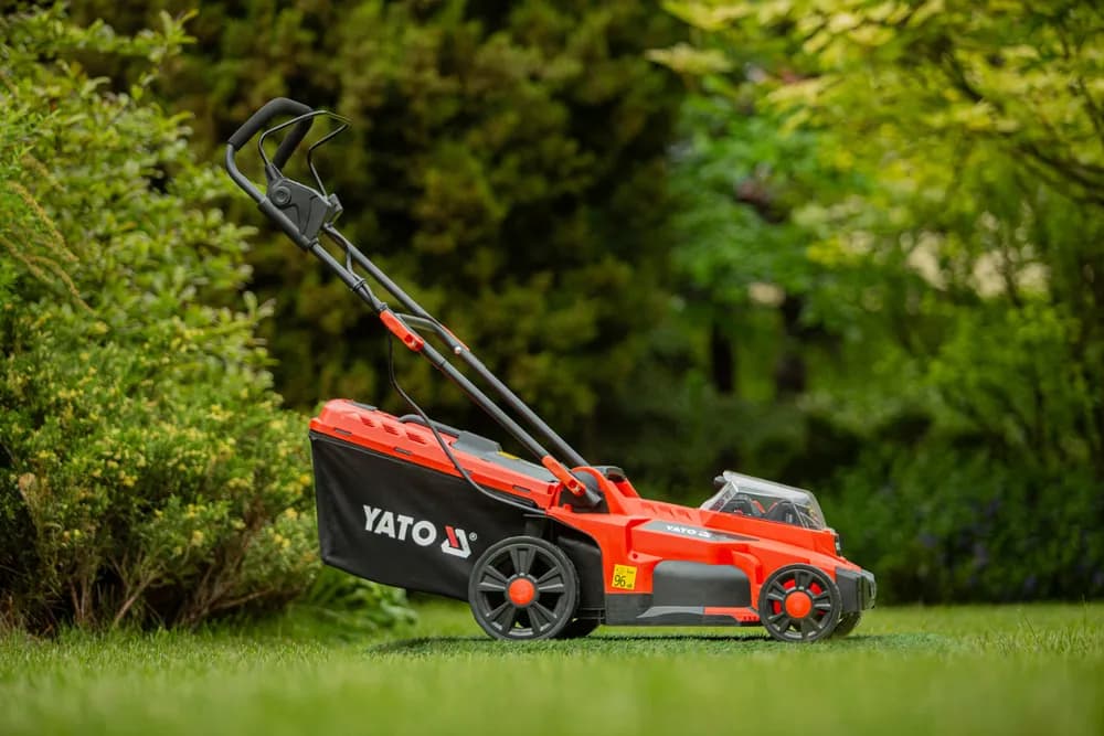 Yato Akkuruohonleikkuri 2 x 18V 43 cm + 2x4.0 Ah akku ja laturi 6
