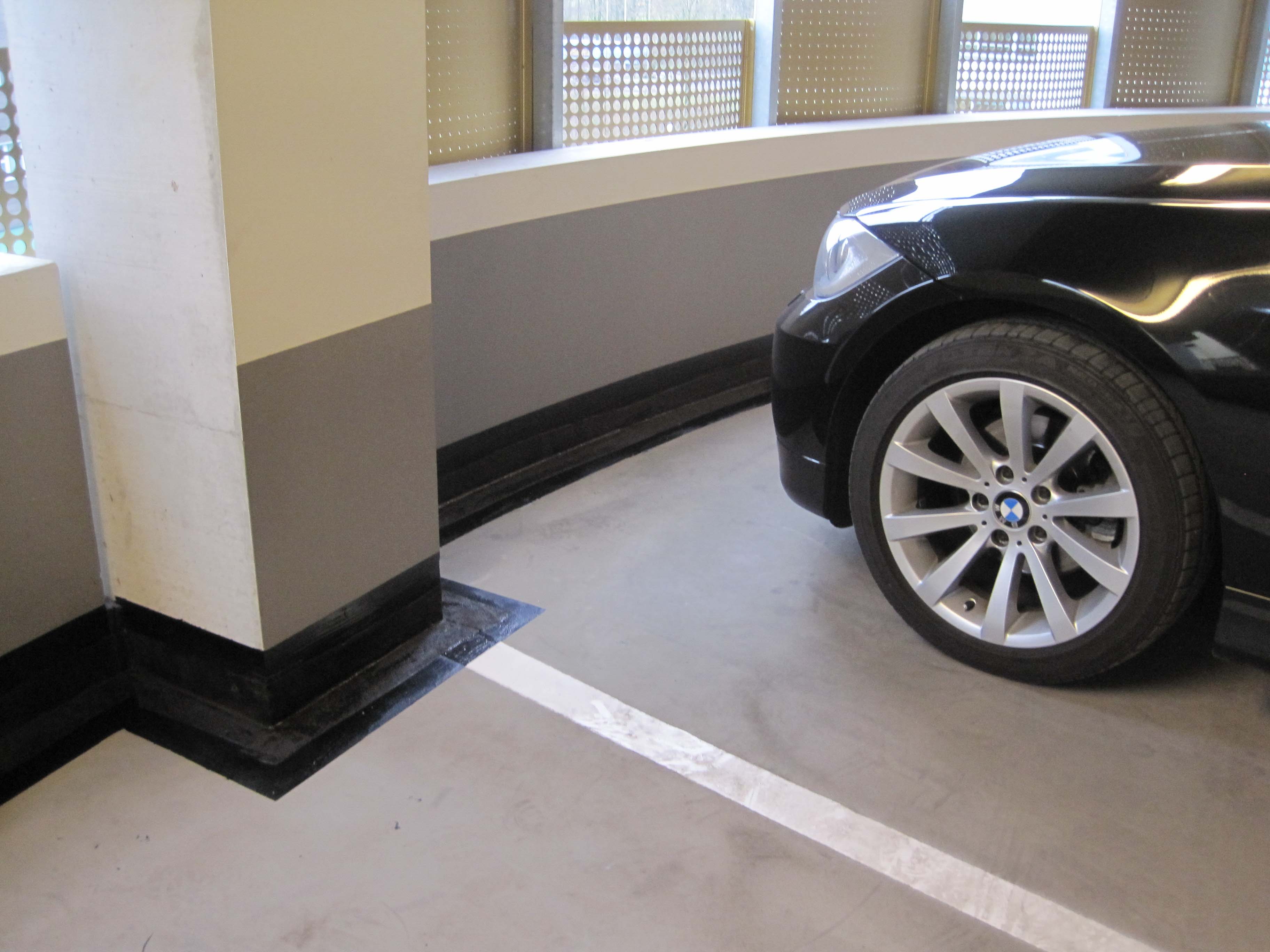 Pinnoite- ja tiivistemassa Sitko Liquid Seal 3