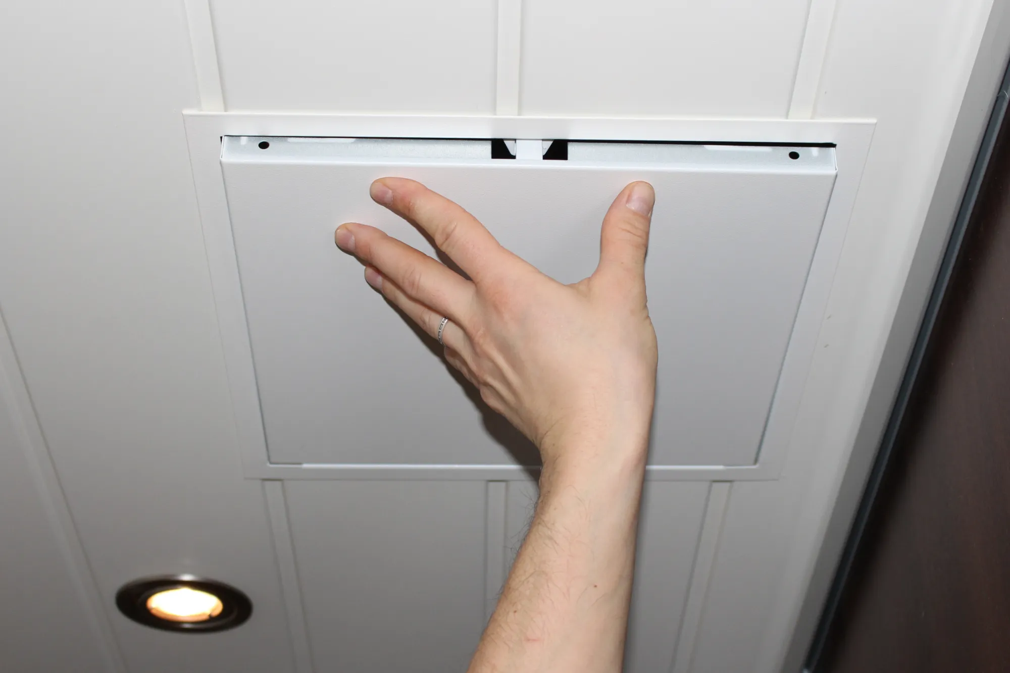 Tarkastusluukku PTL-MS, push-up lukitus 3