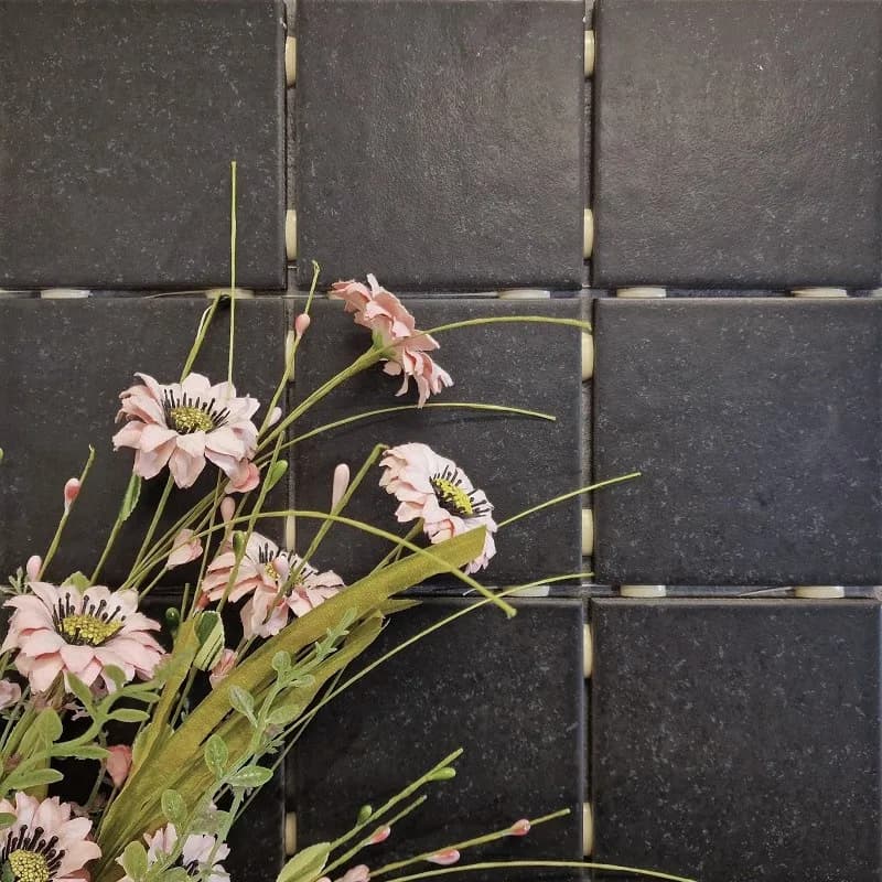 Fossano Black 10x10 cm dot lattialaatta 2