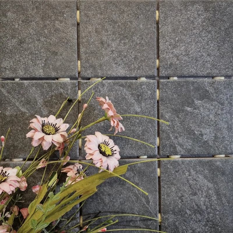 Stoa Dark Grey ANTISLIP 10x10 cm dot lattialaatta 1