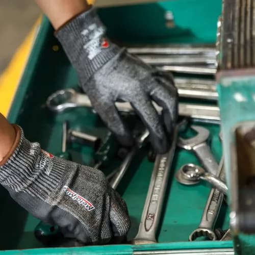 DB Foamcut D Viiltosuojakäsine 3