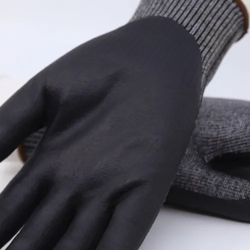 DB Foamcut D Viiltosuojakäsine 2